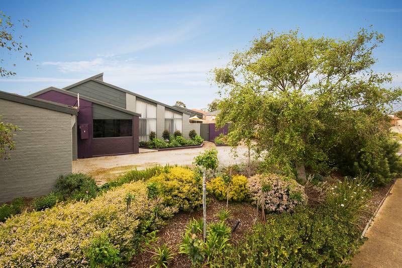 Uniqueness, Character Filled & Beautifully Established Surroundings Picture 2