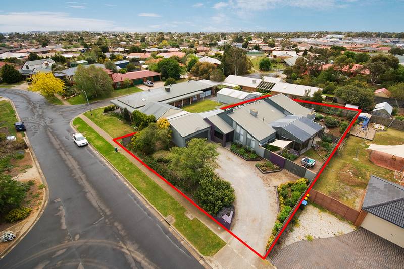 Uniqueness, Character Filled & Beautifully Established Surroundings Picture 3