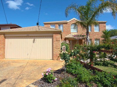 Breathtaking Rose Gardens & Lovely Establishment Nearby To All Amenities Picture Breathtaking Rose Gardens & Lovely Establishment Nearby To All Amenities Picture