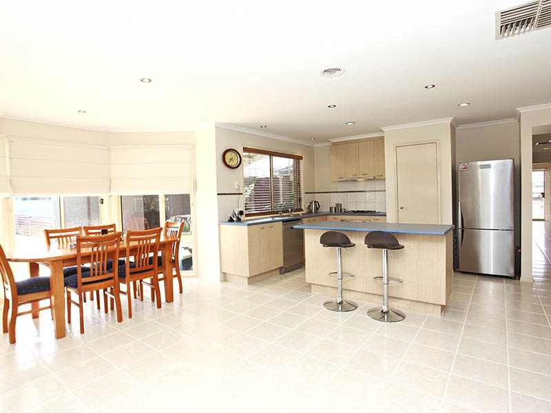 Hard To Find - Impossible To Forget Picture 2