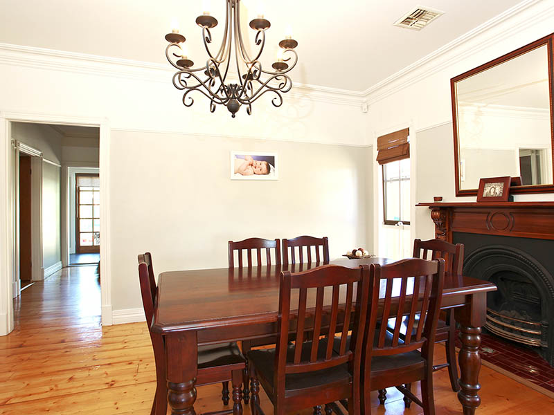 A Charming Weatherboard Home In A Great Location Picture 2