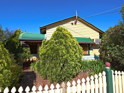 A Charming Weatherboard Home In A Great Location Picture