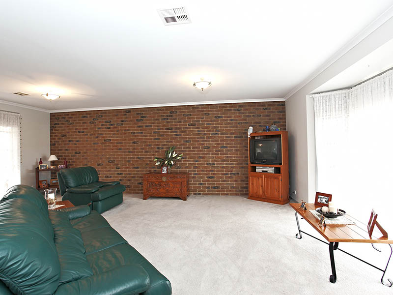 Close To Everything Picture 3