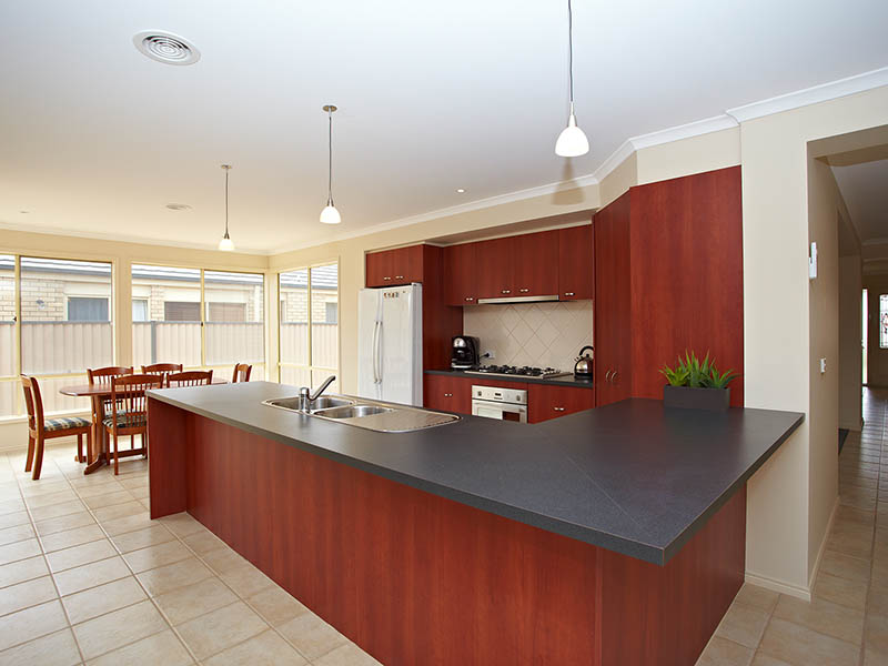 The Perfect Family Home! Picture 2