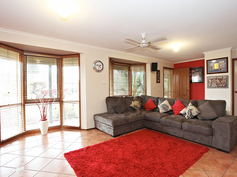 Spoil Yourself With This Gorgeous Home! Picture 3