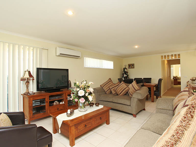 Cute Modern & A Low Maintenance Lifestyle Picture 2