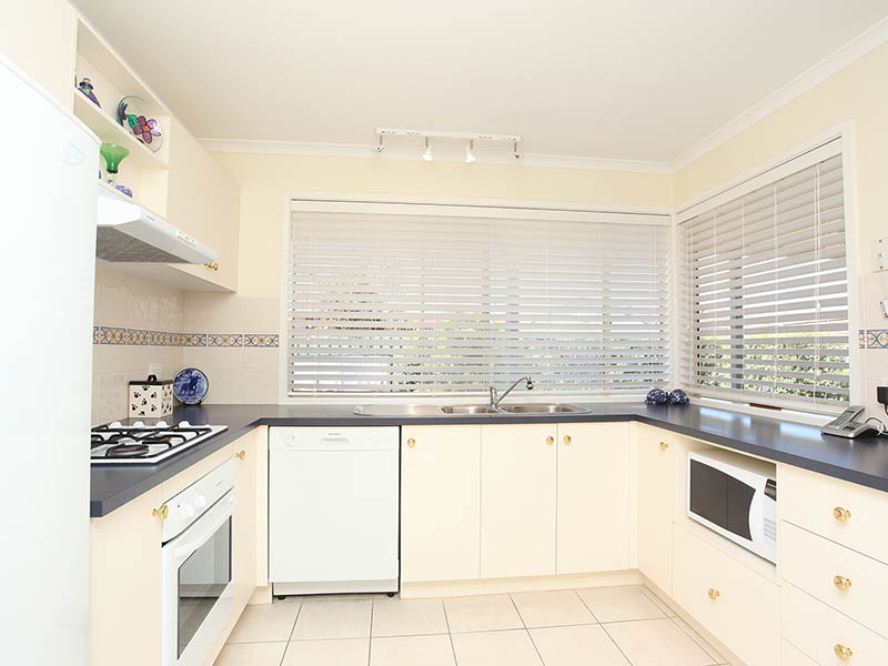 Cute Modern & A Low Maintenance Lifestyle Picture 3