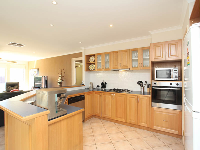 Positioned Perfectly, Presented Beautifully - A Blend Of Contemporary & Period Decor. Picture 2