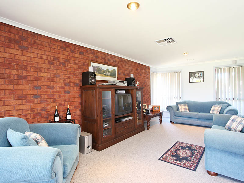 In The Heart Of Hoppers Crossing Picture 3