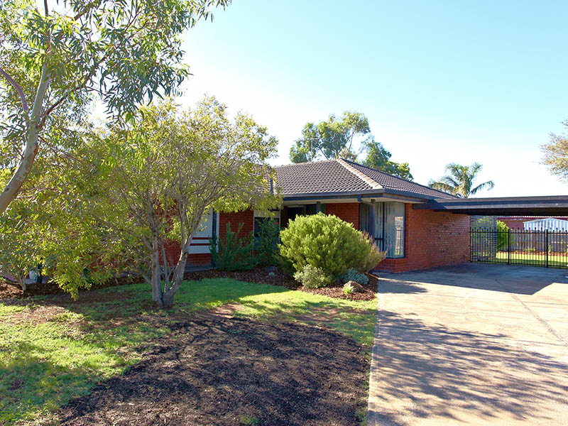 In The Heart Of Hoppers Crossing Picture 1