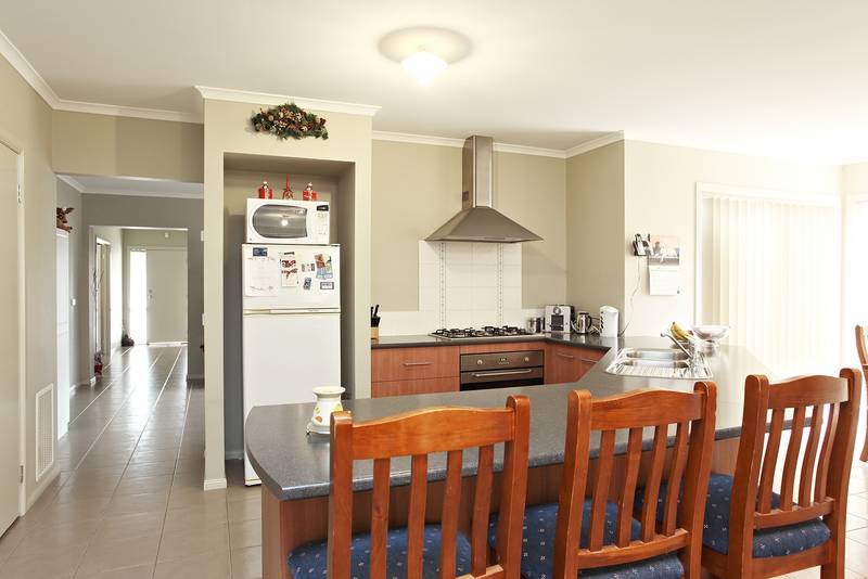 Enter The Market Right Here Picture 2