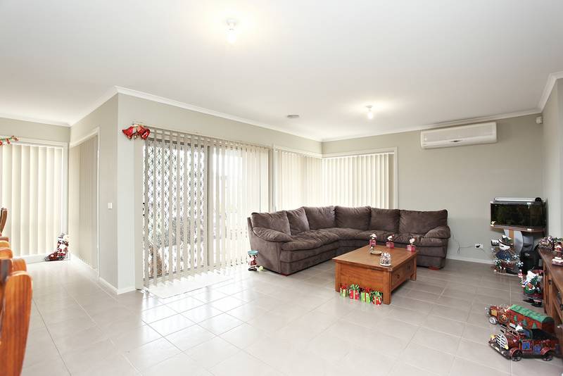 Enter The Market Right Here Picture 3