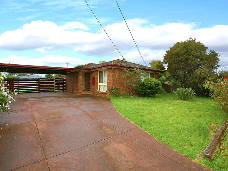 Central Location, A Very Neat Home With Massive Potential Picture 1
