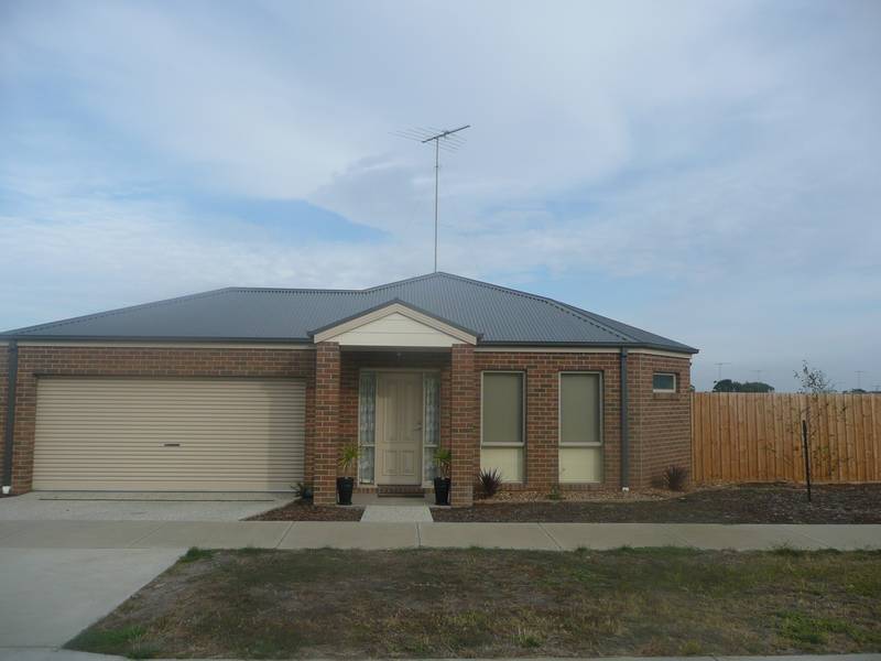 Three Bedroom Townhouse Picture 1