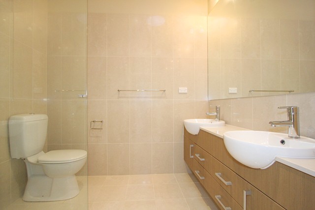 Blue Chip Single Level Luxury Picture 3