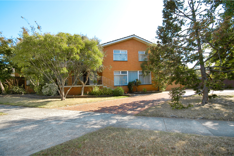 Everything is Literally At Your Doorstep !! Picture 1