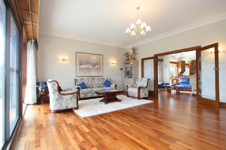 Family Living on a Grand Scale Picture 3