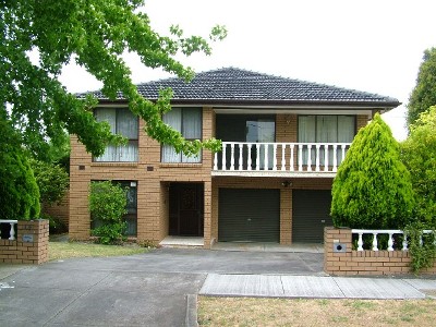 FANTASTIC, SPACIOUS FAMILY LIVING, POTENTIAL "IN-LAW" ACCOMMODATION! Picture