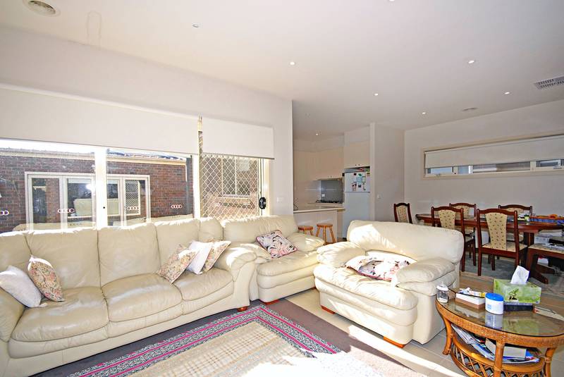 TRIPLE TREAT Picture 3