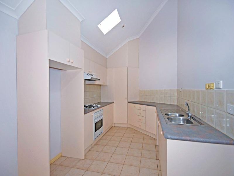 2 Bedroom townhouse in the Mount Waverley School Zone Picture 2