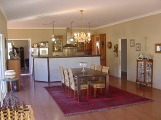 AN IDEAL HOME FOR TWO FAMILIES Picture 2