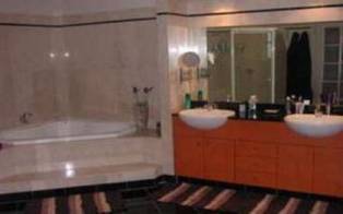 LAKE VIEW ESTATE Picture 2