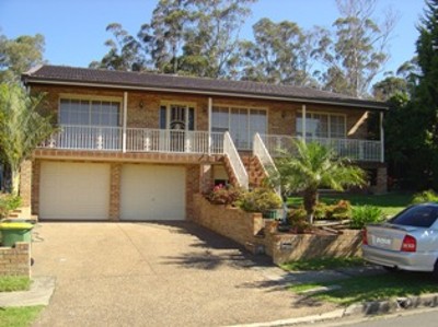 LARGE HOME GREAT LOCATION Picture