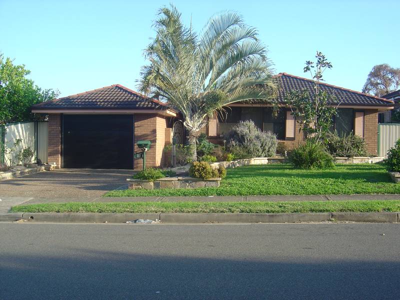 4 BEDDA STUNNER Picture 1