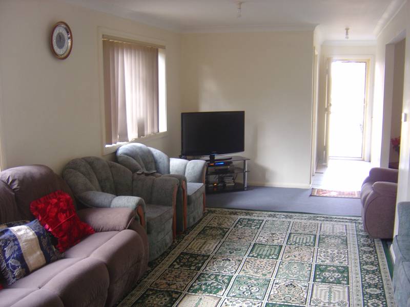 LOCATED IN HANDY LOCATION Picture 2