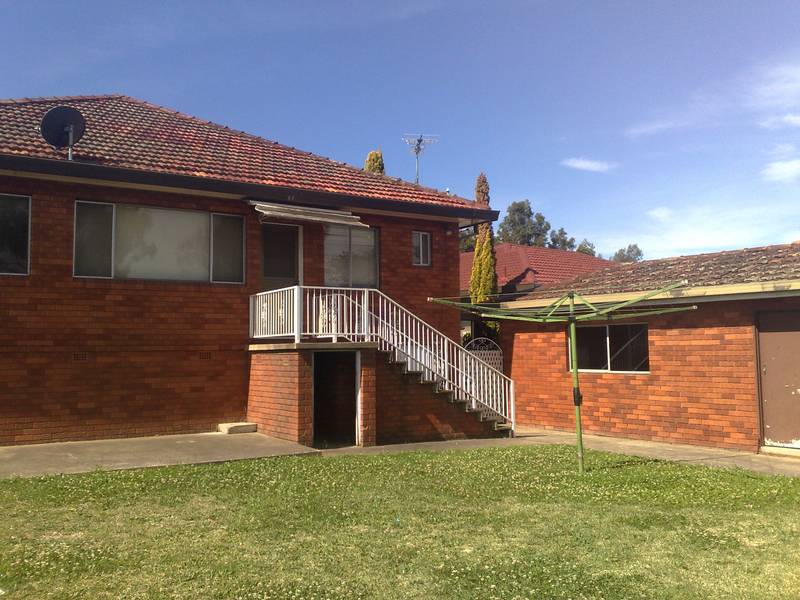 Move straight in Picture 3