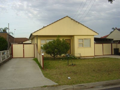 WALK TO SCHOOLS & SHOPS Picture WALK TO SCHOOLS & SHOPS Picture