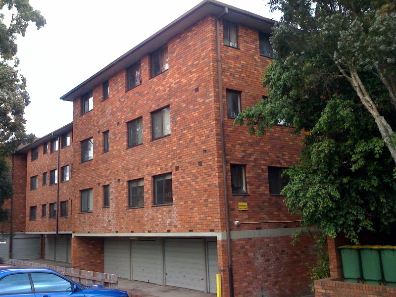 CLOSE TO STATION Picture 1