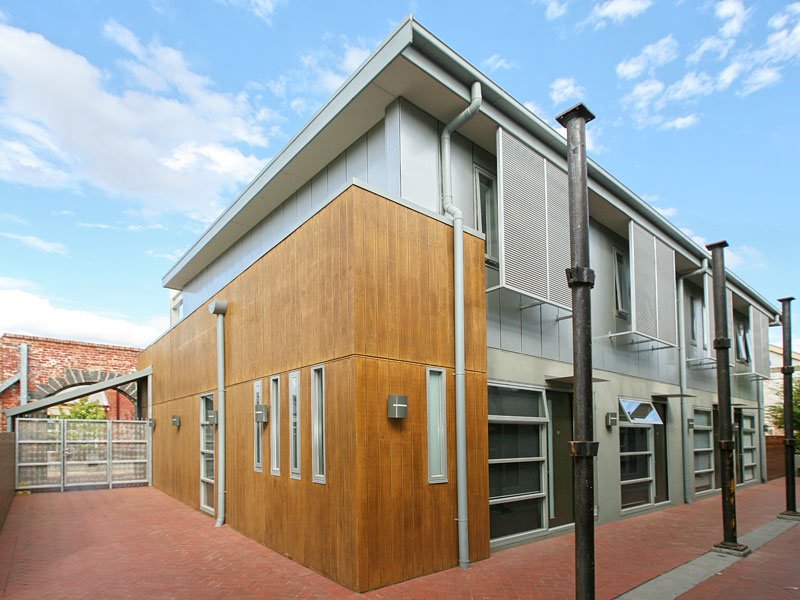 CONTEMPORARY ELEGANCE Picture 3