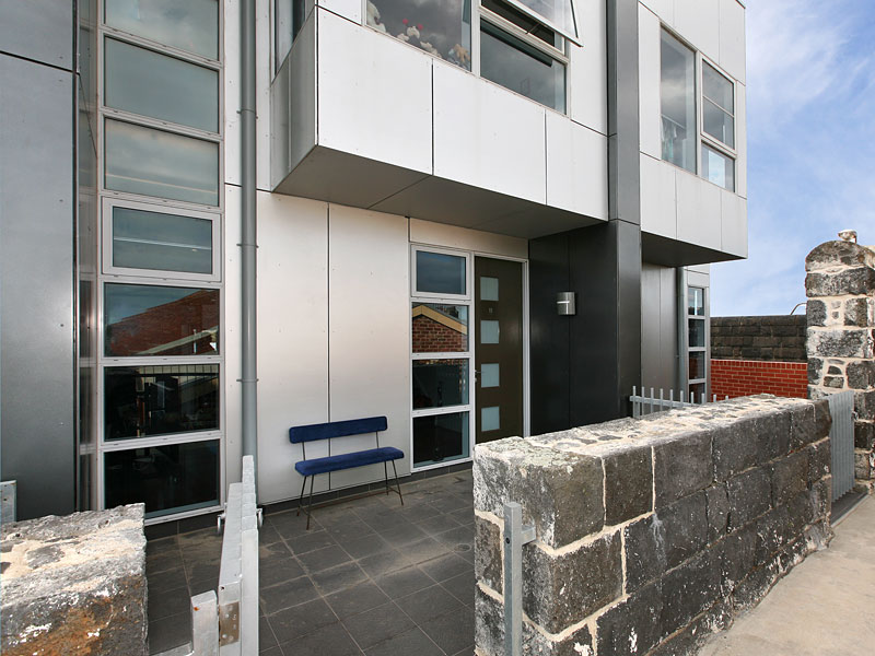 Sensational Views over the City and Coburg Lake. Picture 1