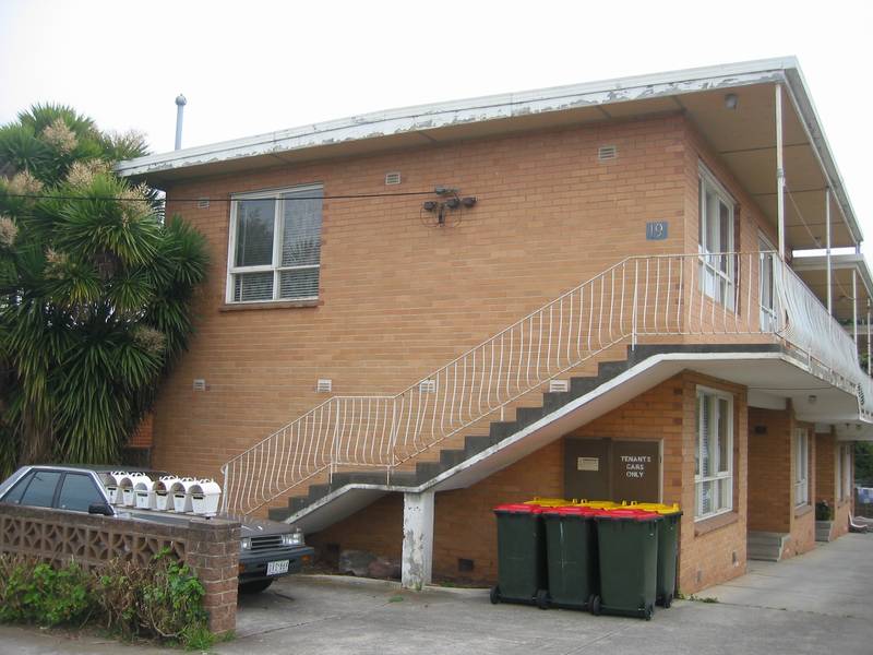 **Application Pending** TWO BEDROOM IN GREAT LOCATION Picture 1