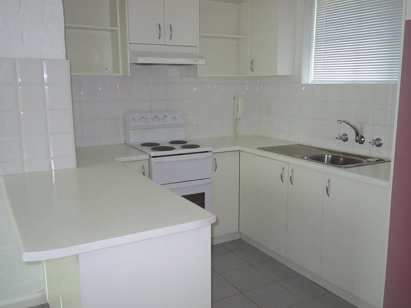 **Application Approved**RENOVATED SECURE APARTMENT IN FABULOUS LOCATION! Picture