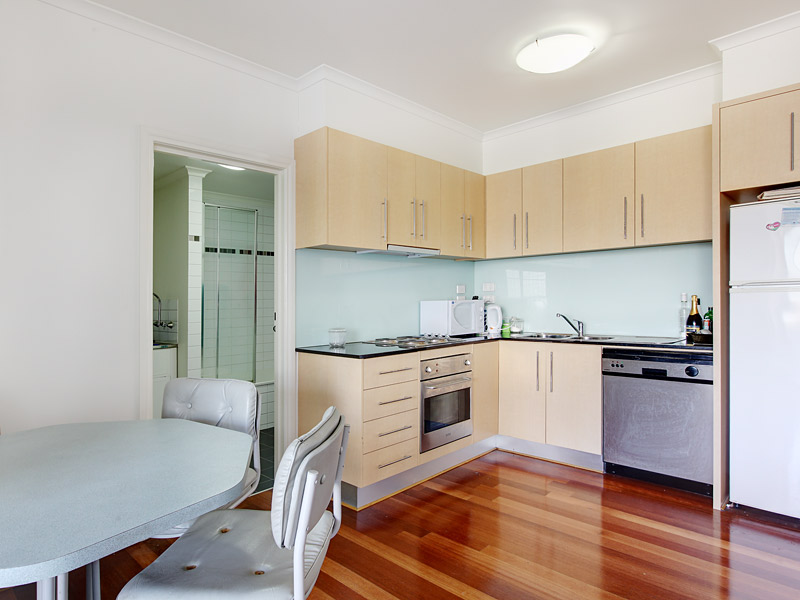 Spacious One Bedroom Apartment Picture 1