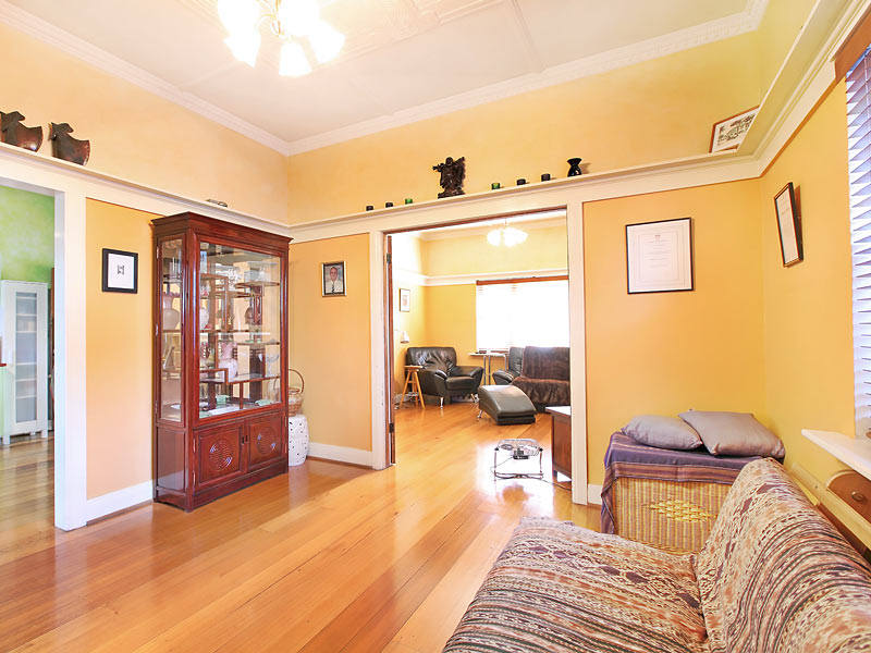 ENTERTAINER'S DELIGHT! Picture 2