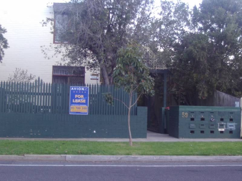 Ground Floor Apartment - Close to Maribyrnong River Picture 1