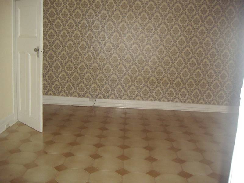 Delightful home in good location (six month lease) Picture 3