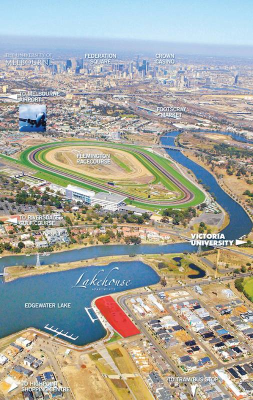 Beautiful Lakeside Location Picture 1