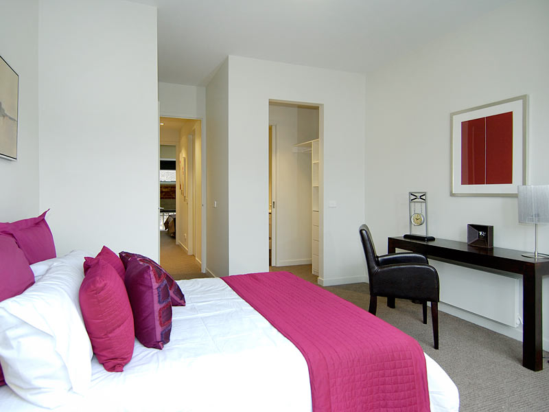 Trendy two level townhouse in Pentridge Piazza Picture 2