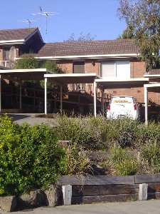 A cosy two bedroom unit close to shopping centre. Picture A cosy two bedroom unit close to shopping centre. Picture