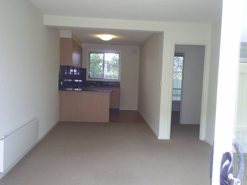 FABULOUS APARTMENT IN SECURE BLOCK Picture 2