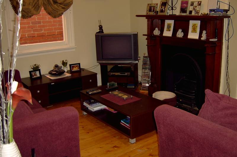 FULLY REFURBISHED HOUSE ON THE PARADE Picture 3