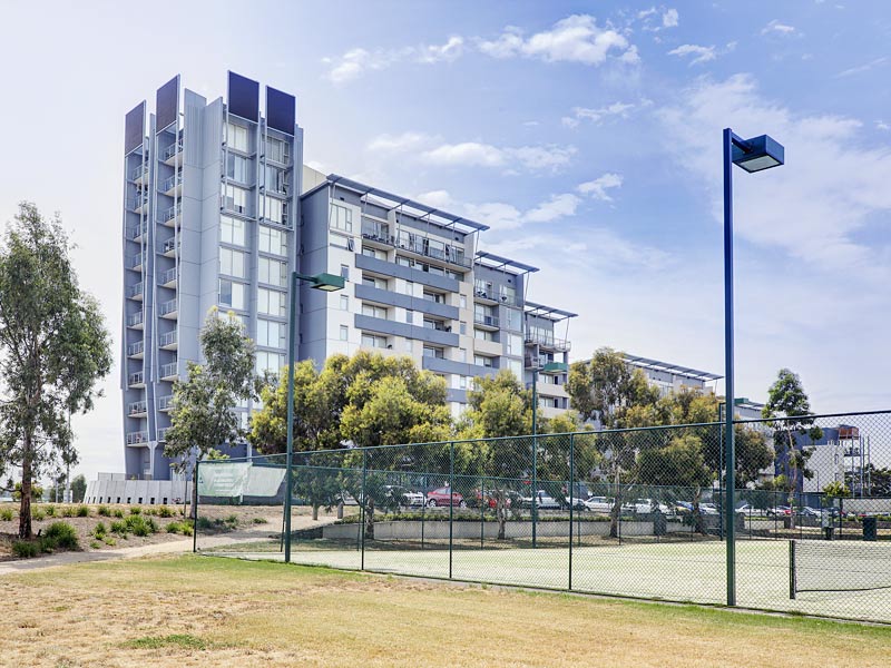 Opportunity to move in or invest in a modern secure apartment Picture 1