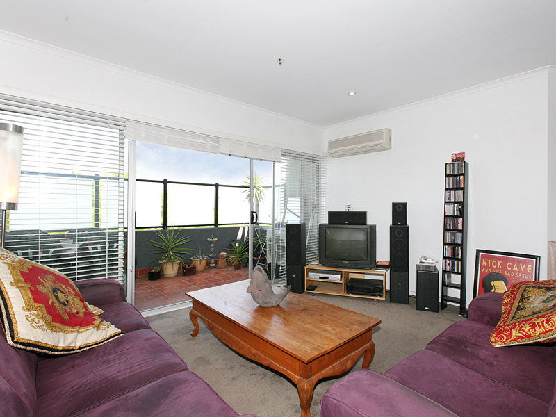 'ALL THE RIGHT INGREDIENTS' Picture 3