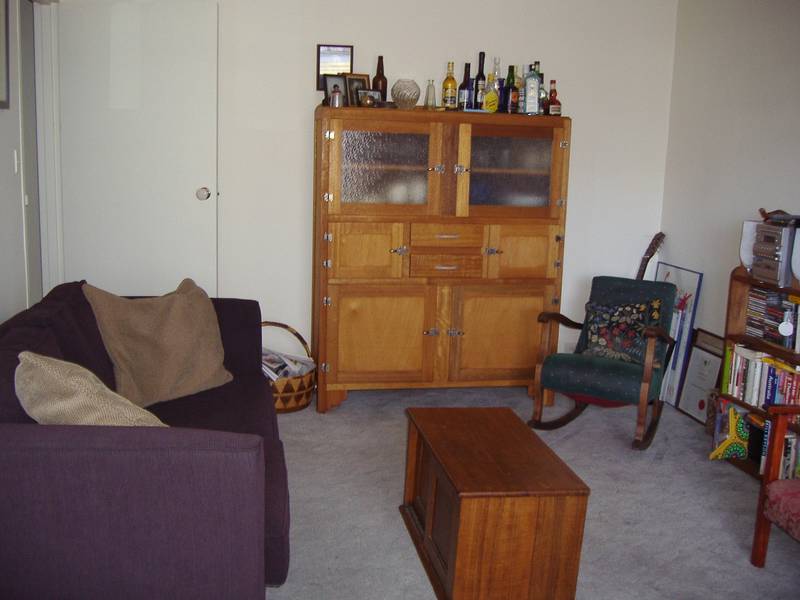 TOP FLOOR APARTMENT IN GREAT LOCATION Picture 1