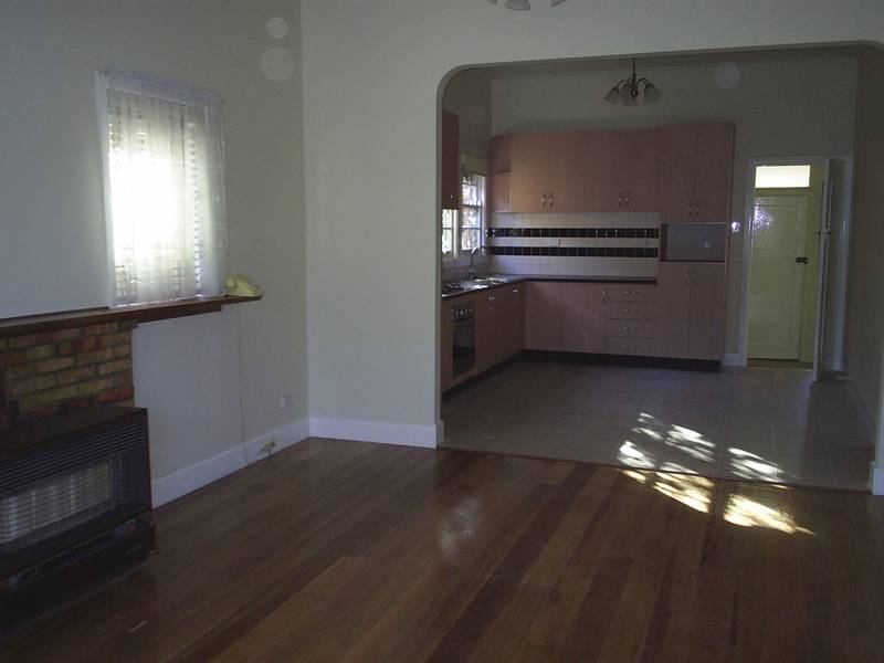 Well located cosy home Picture 3