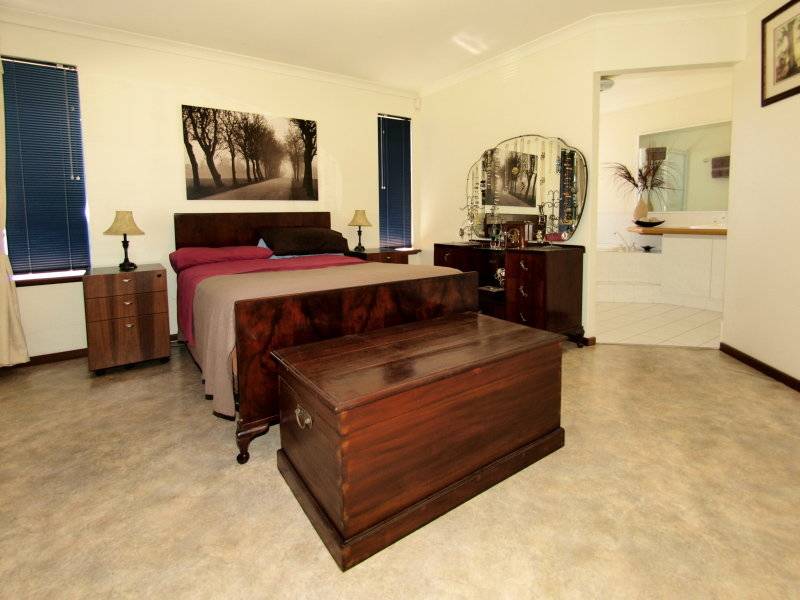 Magnificent Upmarket Executive Residence Picture 3